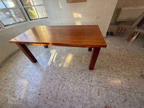 שולחן