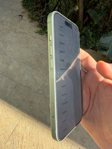 iPhone 15 128 סוללה100%