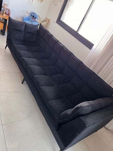 סלון גדול ומפנק
