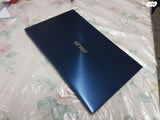 Zenbook עם שני מסכים