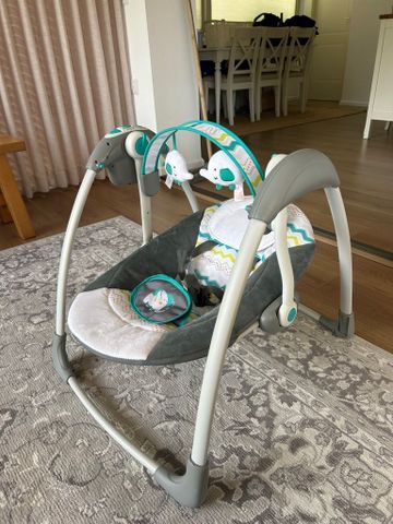 נדנדה לתינוק