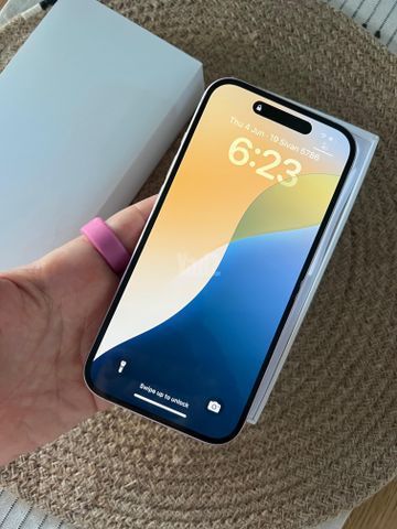 iPhone 15, 128GB