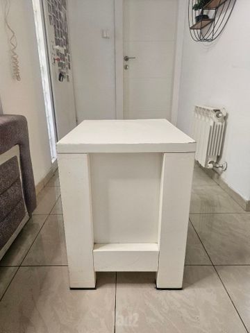 שידה מעץ