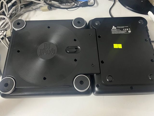 DJ HERO פלטת