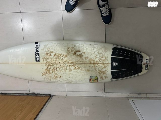 גלשן PYZEL
