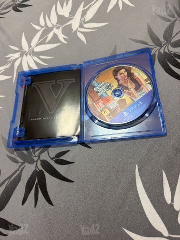 סוני 4 + 2 שלטים + GTA PE