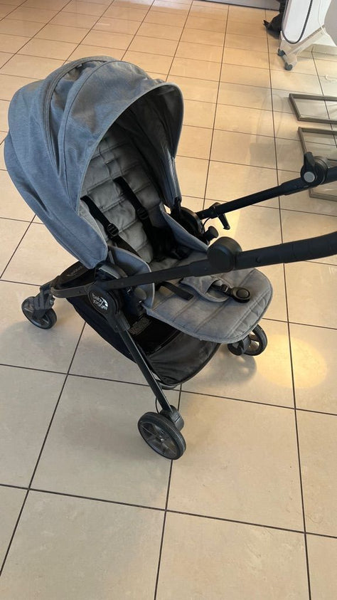 עגלת תינוק