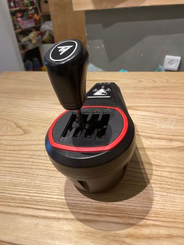 הגה Thrusmaster t598