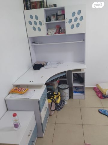 שידה לחדר ילדים..