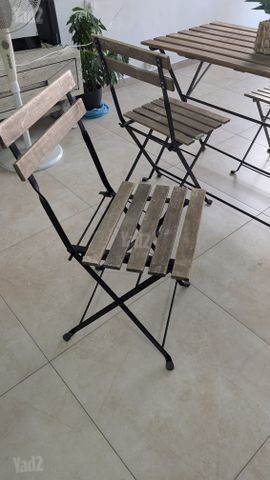 שולחן עץ