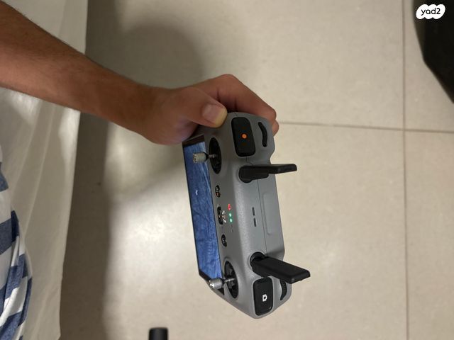 שלט לרחפן עם מסך! (DJI)