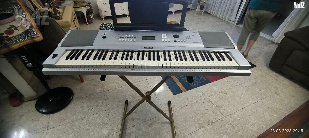 מצב מעולה Yamaha DGX-220,
