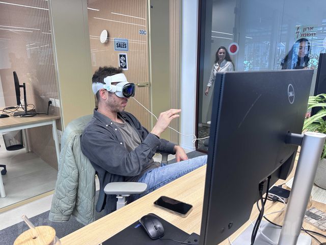 Apple Vision Pro - משקפי AR