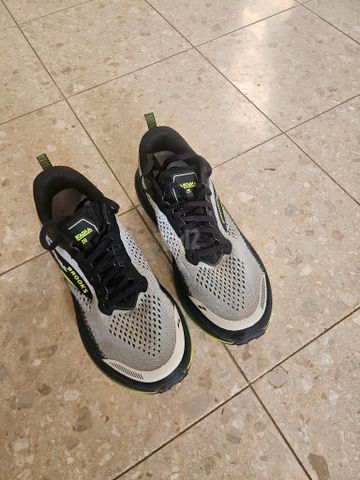 Brooks cascadia 20 wide