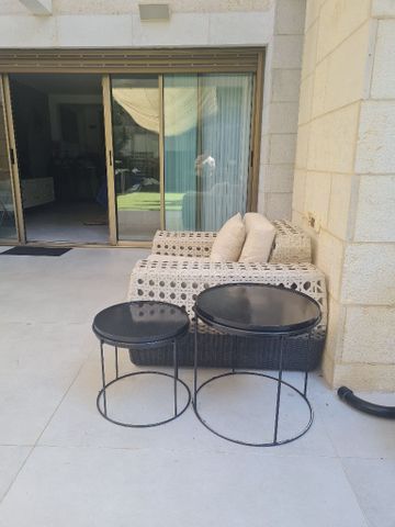 שולחנות