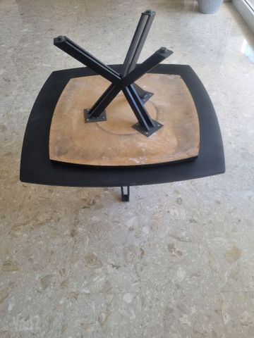 שולחן