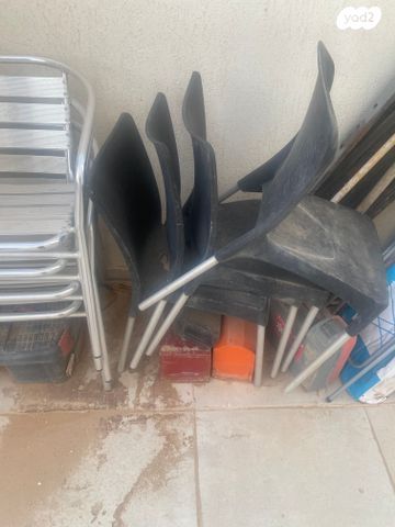 כיסאות