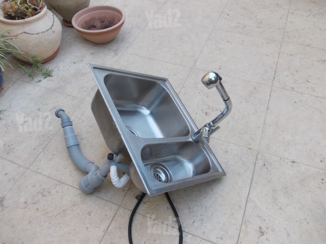 כיור נירוסטה