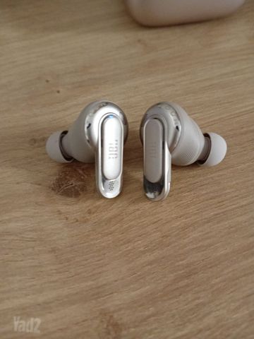 אזניות Jbl tour pro 3