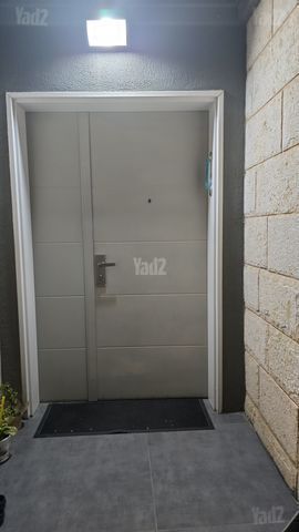 דלת כניסה