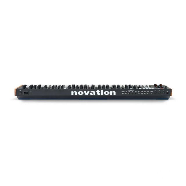 סינתיסייזר novation summit