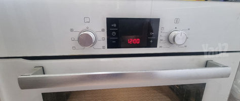 תנור אפיה בוש
