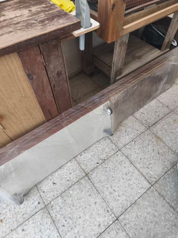 מדפים עם גלגלים