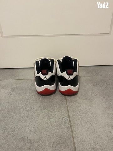 Jordan 11 Low Concord Bred