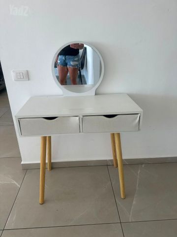 שולחן איפור