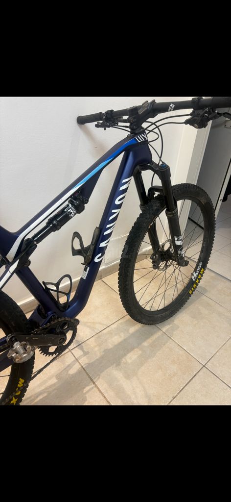 Canyon lux cf 7 carbon