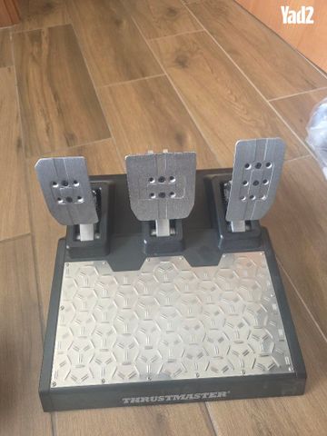 הגה מרוצים Thrustmaster