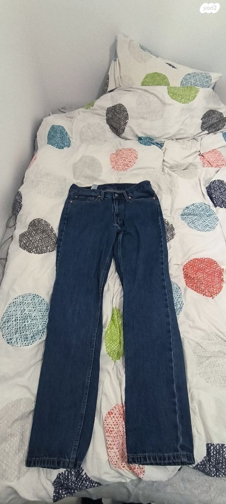ג׳ינס של levis גזרה slim