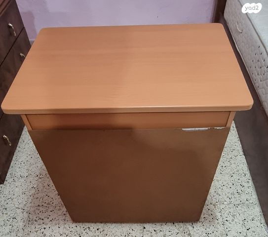 שולחן