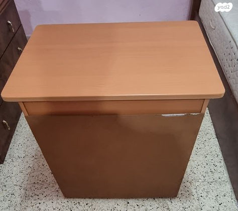 שולחן