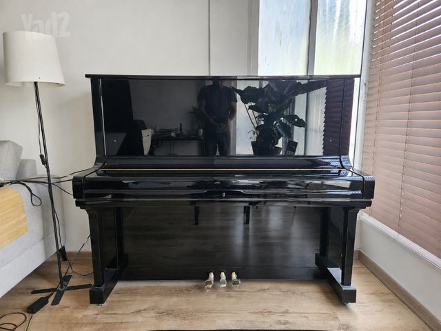 Yamaha u3