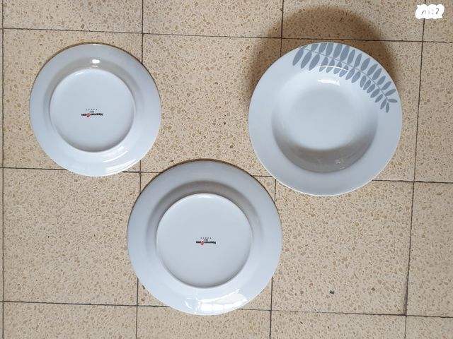 18 צלחות חדשות באריזה