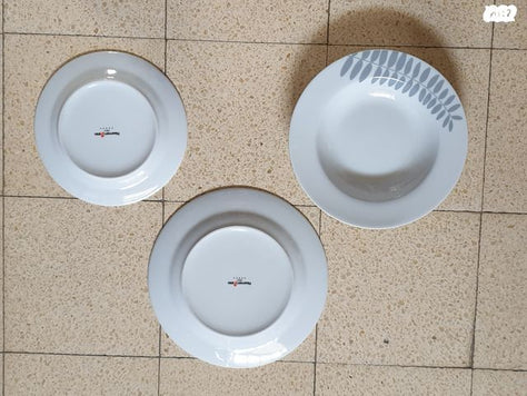 18 צלחות חדשות באריזה