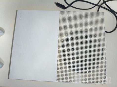 Xbox one s 1TB במצב מעולה