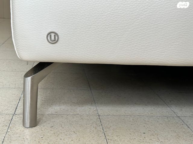 ספת עור של  NATUZZI
