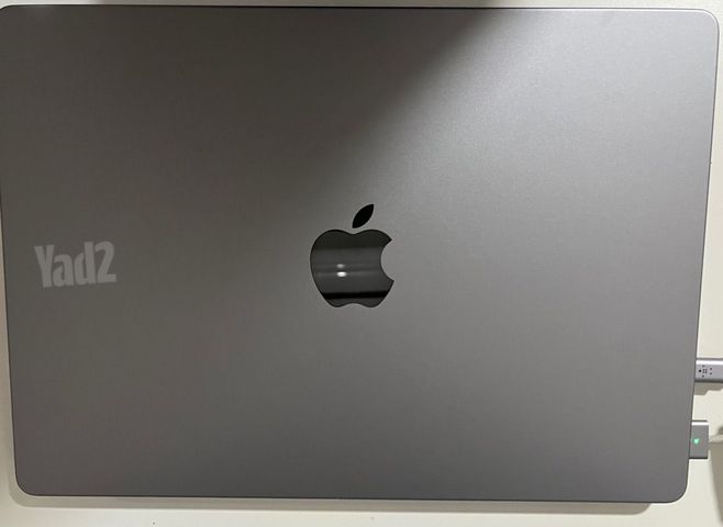 Macbook pro 14 M2 כמו חדש