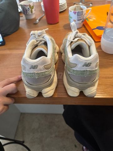 New Balance 9060 למכירה