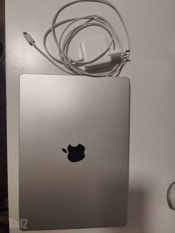 MacBook pro m2