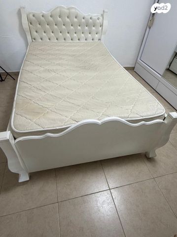 מיטה וחצי