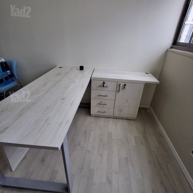 שידה 100שח, שולחן כתיבה 600שח