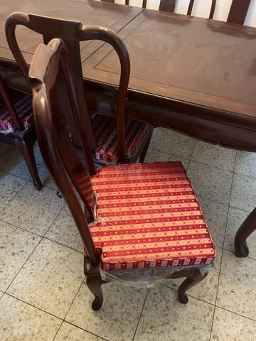 שולחן אוכל