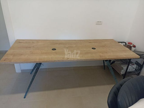שולחן ישיבות