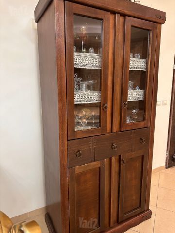 כוננית עץ מלא
