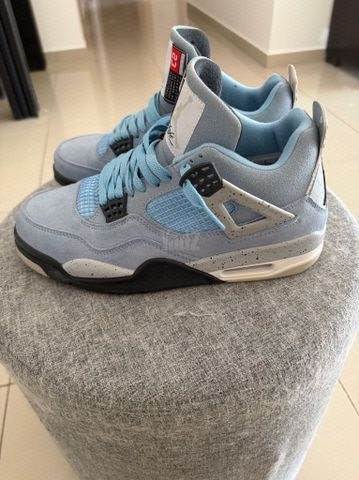 Air jordan 4 university blue