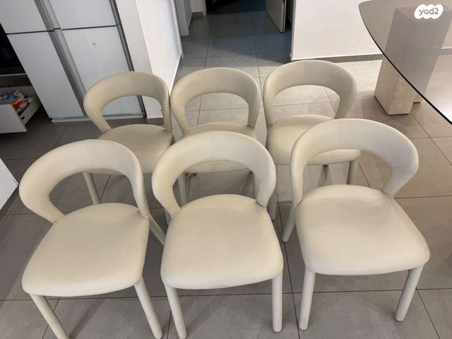 ריהטי בית חדשים.