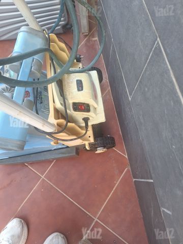 רובוט  לניקוי בריכה